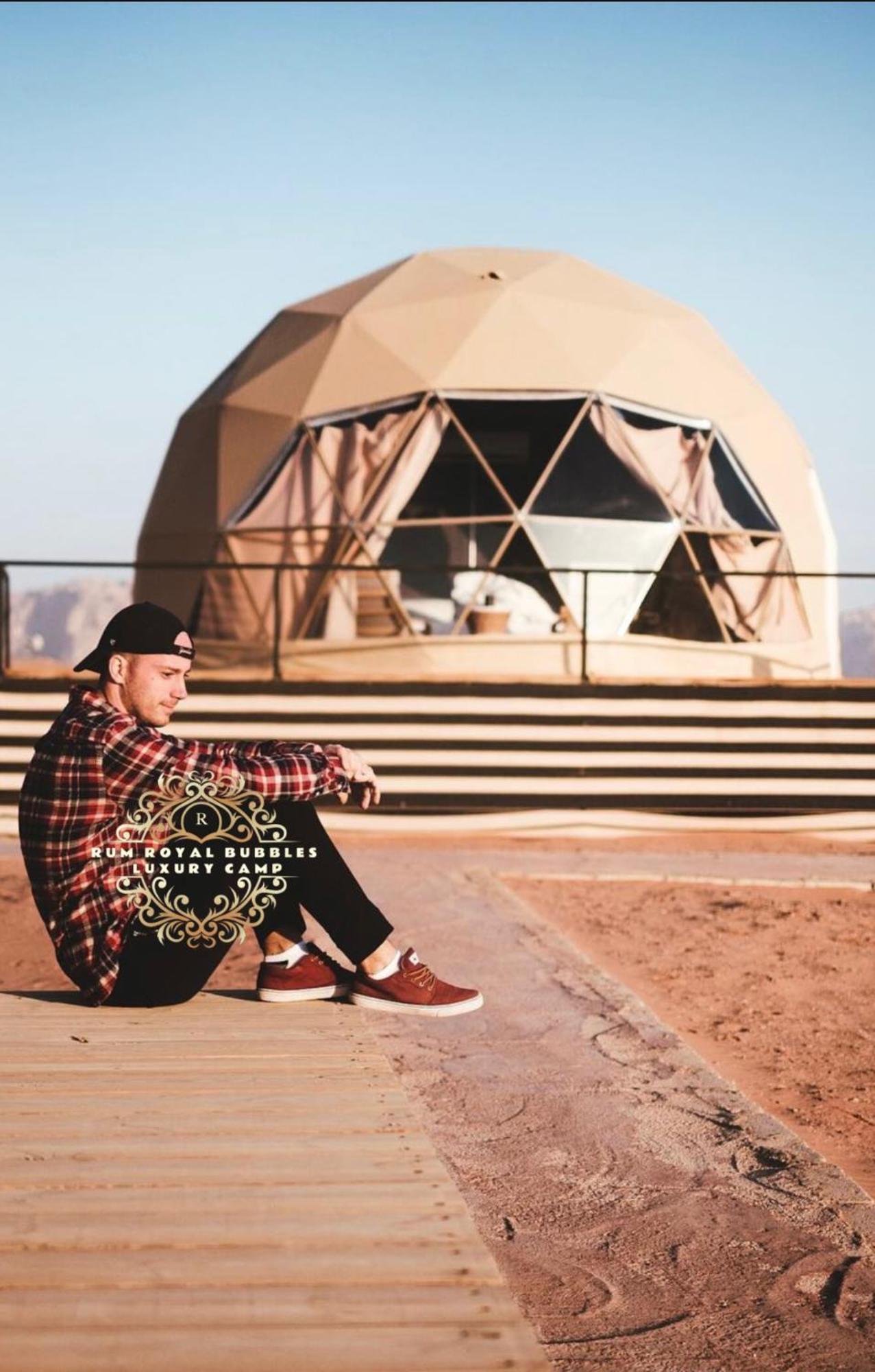 와디럼 Rum Royal Bubbles Luxury Camp 아파트 외부 사진